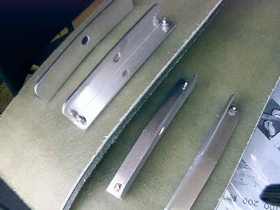 船台の受け金具